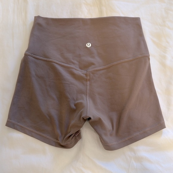 Lululemon align high rise shorts, 4”, size 6 - Picture 2 of 6
